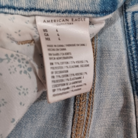 American Eagle "curvy high rise shortie" jean shorts - Picture 2 of 4